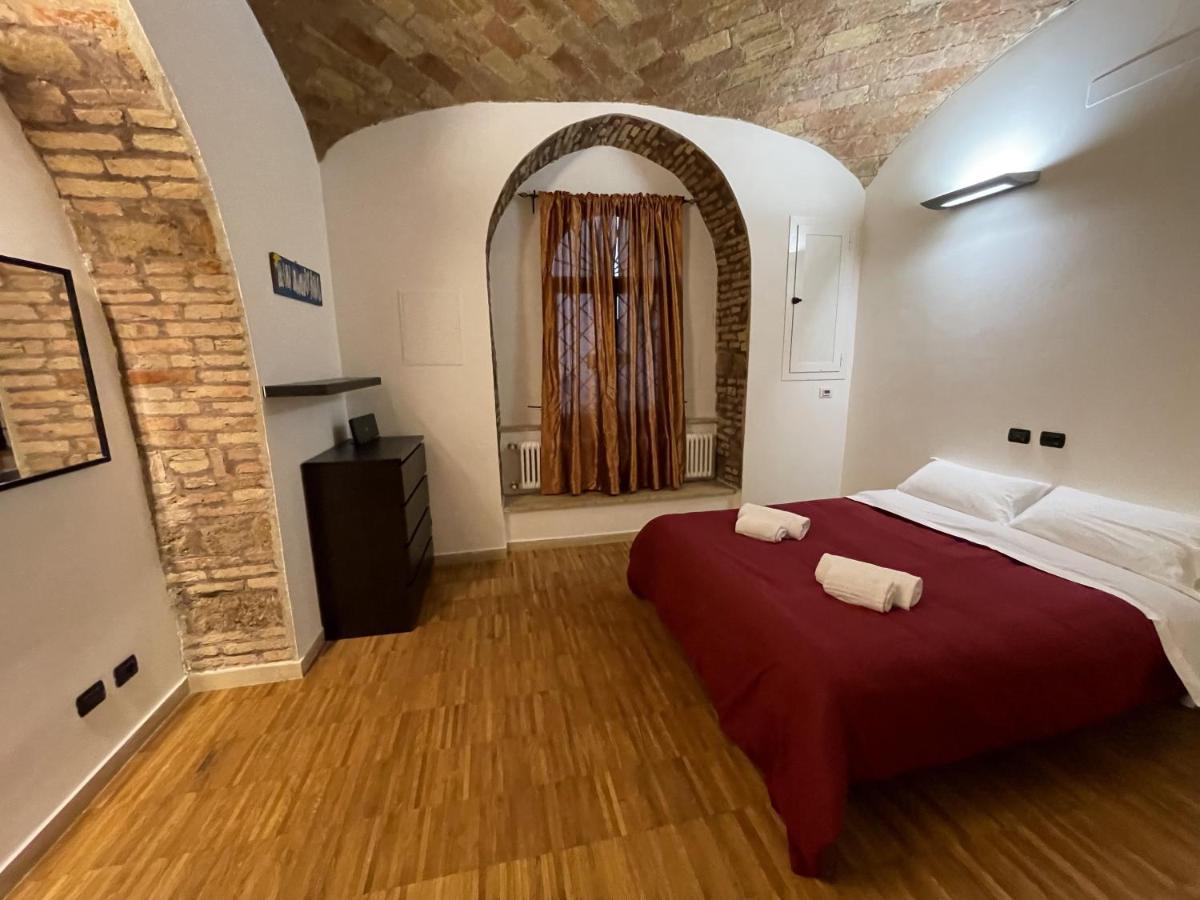 Heart Of San Lorenzo - La Casa Particular Rome Luaran gambar